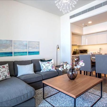 A Luxury Aprt 2 Bedrooms Balcony With Wonderful View Mall Access Hi Speed Wifi Beach Access & Much More For Family Only Samaheej المظهر الخارجي الصورة