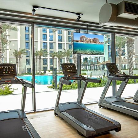 A Luxury Aprt 2 Bedrooms Balcony With Wonderful View Mall Access Hi Speed Wifi Beach Access & Much More For Family Only Samaheej المظهر الخارجي الصورة