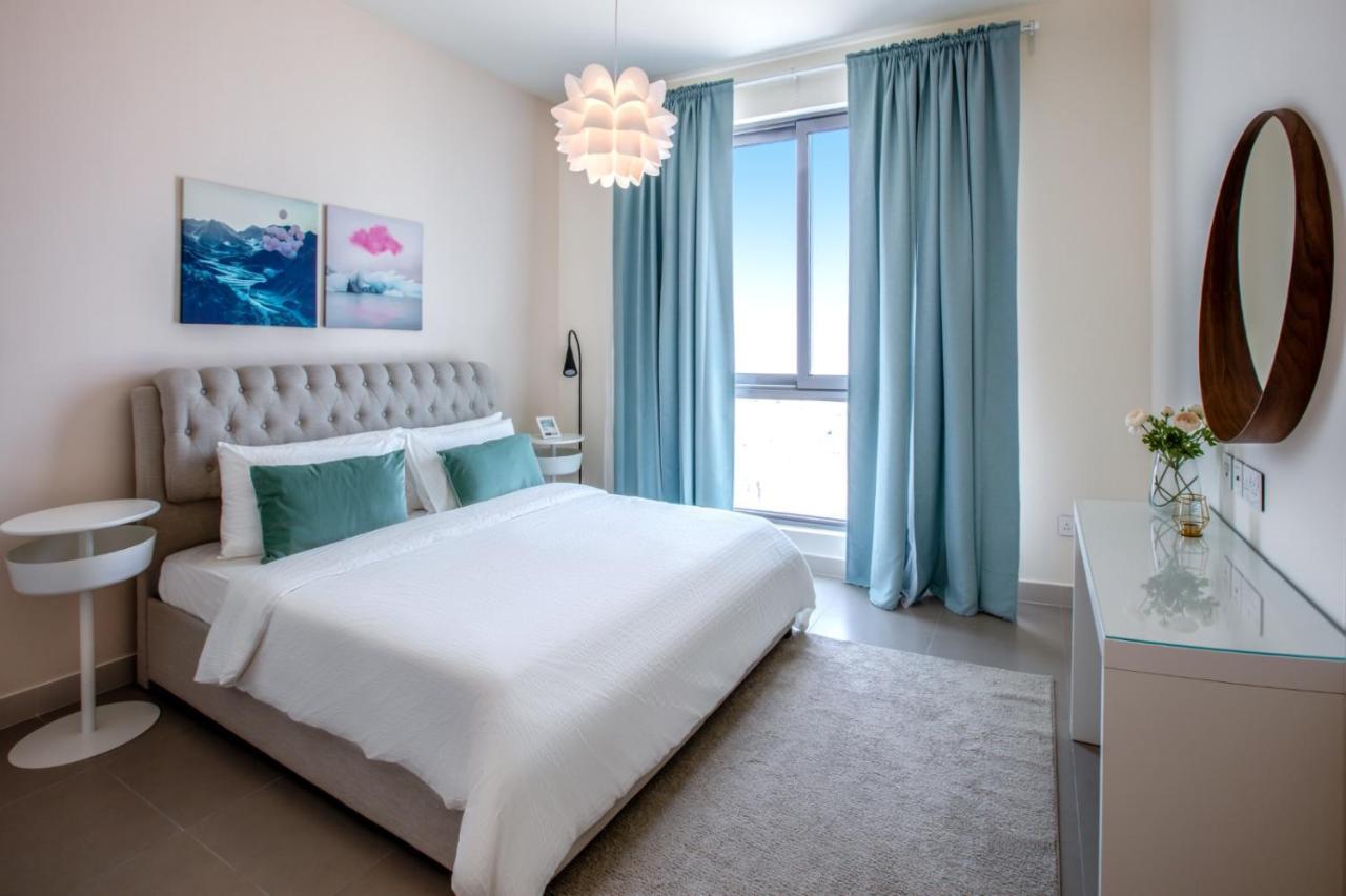 A Luxury Aprt 2 Bedrooms Balcony With Wonderful View Mall Access Hi Speed Wifi Beach Access & Much More For Family Only Samaheej المظهر الخارجي الصورة